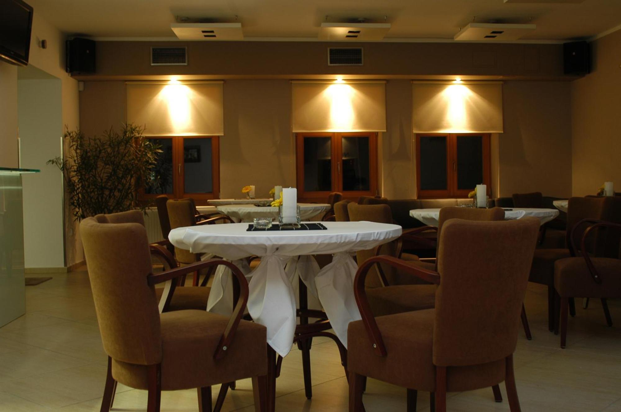 Penzion A Caferestaurant U Lavky フルディム エクステリア 写真