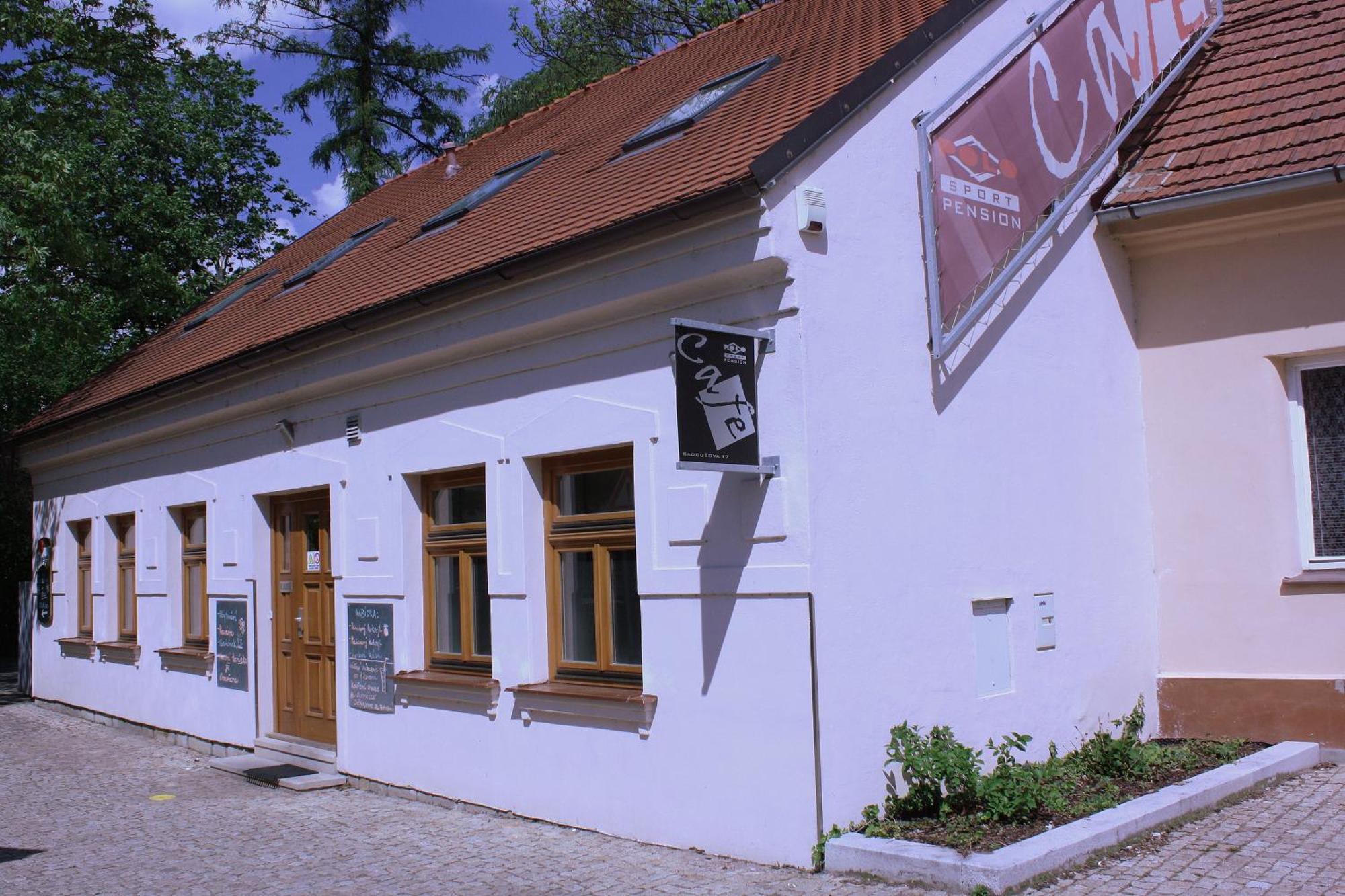 Penzion A Caferestaurant U Lavky フルディム エクステリア 写真