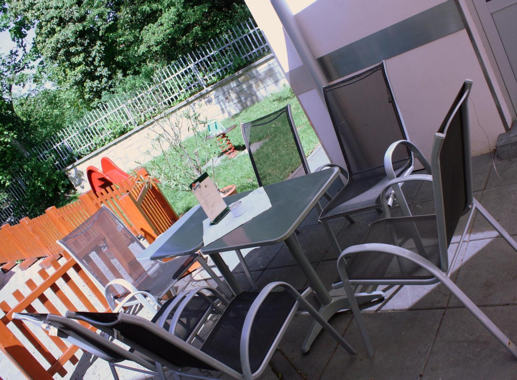 Penzion A Caferestaurant U Lavky フルディム エクステリア 写真